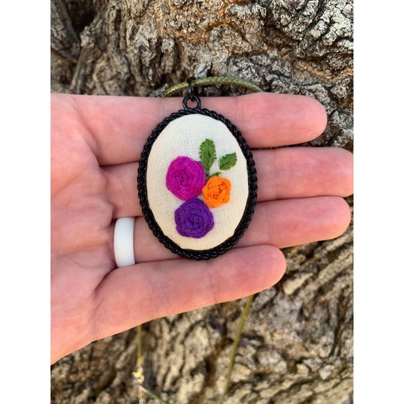 Rose Floral Applique Pendant Embroidery Necklace - Picture 2 of 6